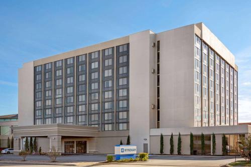 Wyndham Fort Smith City Center - Best Pet-Friendly Hotels in Arkansas