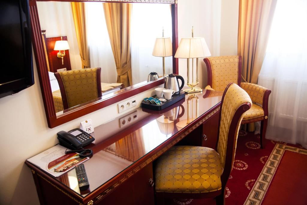 Hotel Holiday Park - Best Parking Hotels in Warsaw