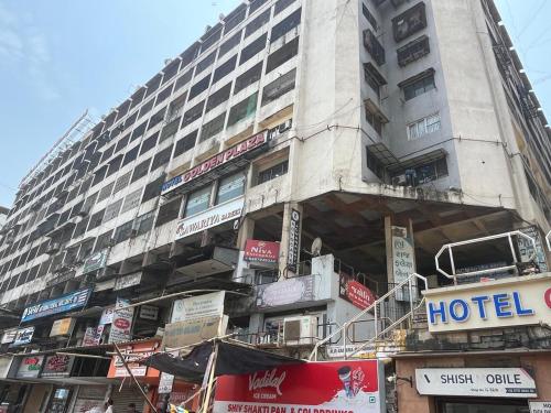 Hotel Golden Plaza surat - Best Hotels with Airport Shuttle Service in India