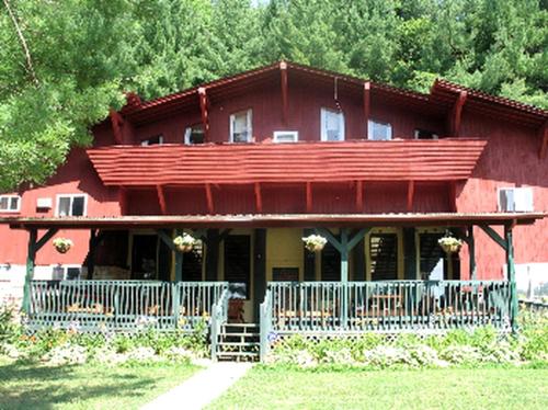 Rustic Lodge Rental on a Farm in Fayette County, West Virginia - Best Hotels in Virginia