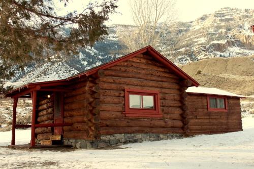Family Cabin Rental on Beautiful Ranch near Yellowstone National Park, Wyoming - Best Hotels in Wyoming