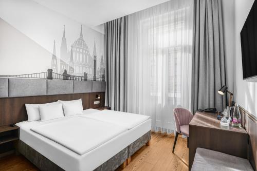 12 Revay Hotel - Best Hotels in Budapest