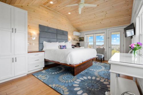 Topside Inn - Best Hotels in Boothbay Harbor