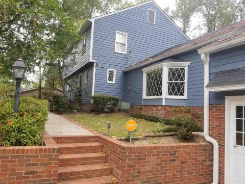 The House on the Hill - Year Round Rental - Best Hotels in Michigan