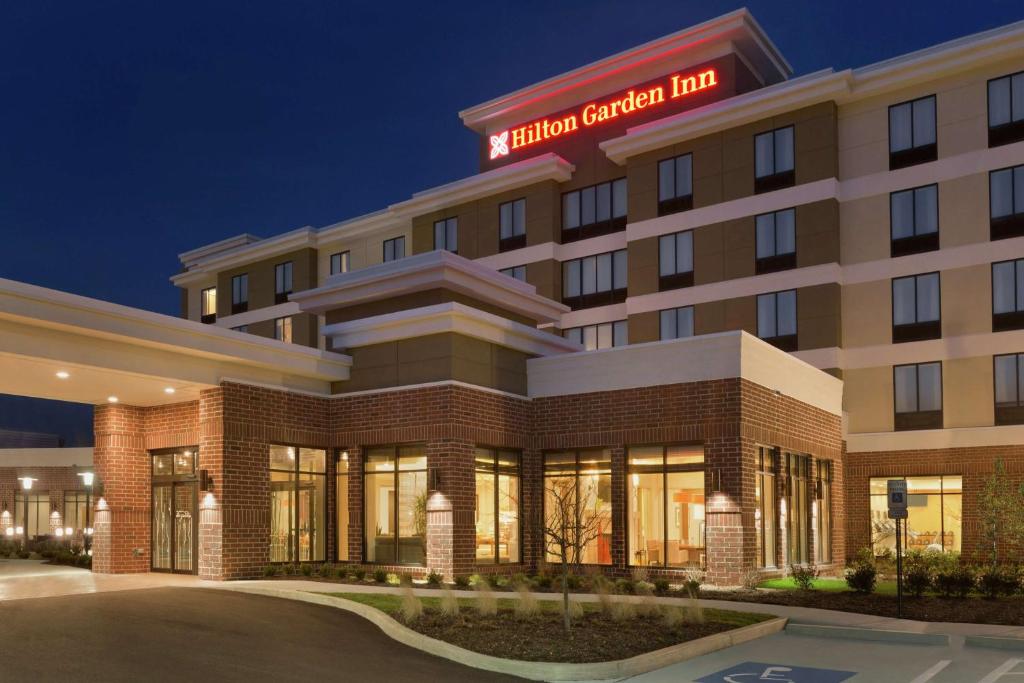 Hilton Garden Inn Pittsburgh Airport South-Robinson Mall - Best Parking Hotels in Pittsburgh, PA