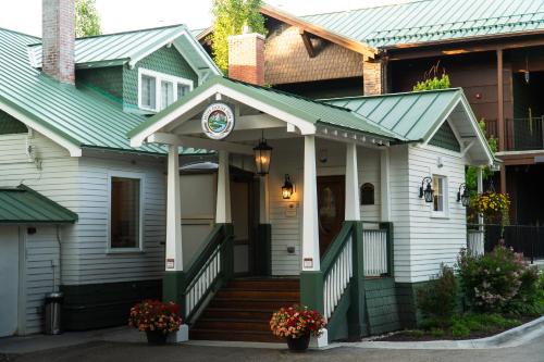 Huff House Inn and Cabins - Best Hotels in Jackson Hole