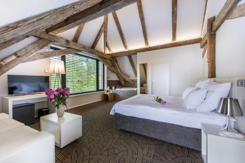 Yard Resort - Best Golf Hotels in Czechia