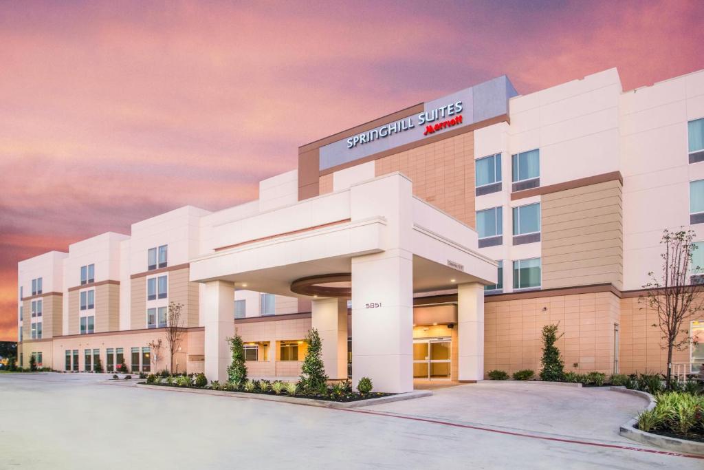 SpringHill Suites by Marriott Houston Westchase - Best Hotels with Free Breakfast in Houston, TX