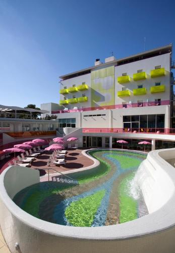 Semiramis - Best Hotels with Pools in Athens