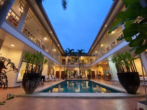 The Elite Resort Pattaya - Best Business Hotels in Thailand