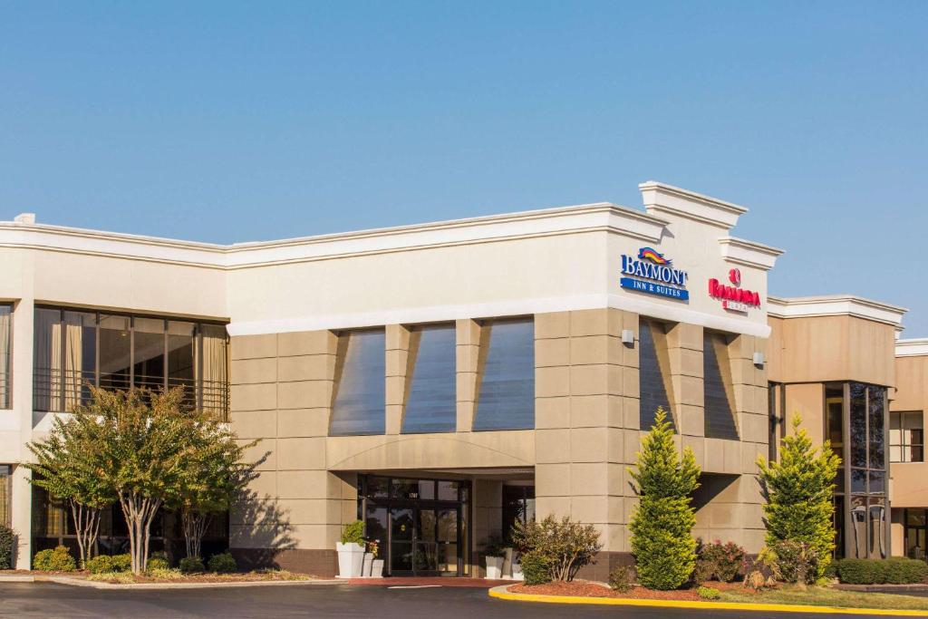 Baymont by Wyndham Fayetteville Fort Bragg Area - Best Fitness Hotels in Fayetteville, NC