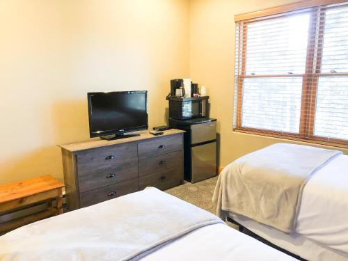 Bear Creek Lodge 301C Hotel Room - Best Hotels in Telluride, CO