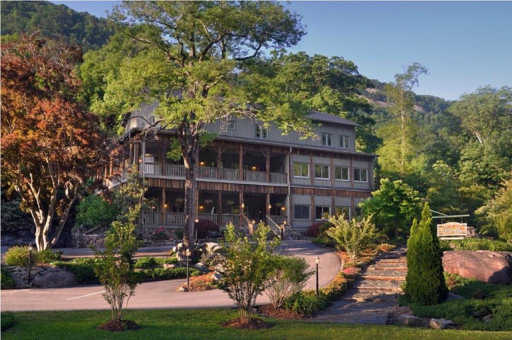 The Esmeralda Inn and Restaurant - Best Hotels in North Carolina
