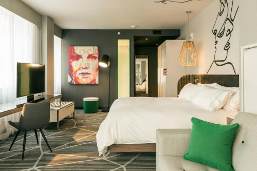 Renaissance Montreal Downtown Hotel - Best Fitness Hotels in Montreal