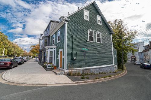 The Bannerman Park Suite And Loft - Best Hotels in Newfoundland