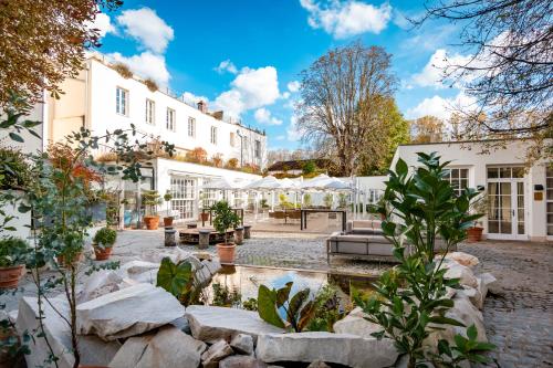Hôtel de Cavoye - Best Hotels in Fontainebleau