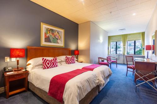Cape Town Lodge Hotel - Best Pool Hotels in Cape Town