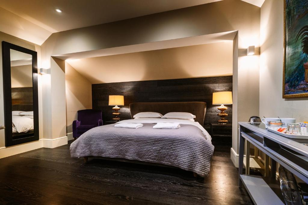 Chippenham Park Garden Rooms - Best Hotels in Newmarket