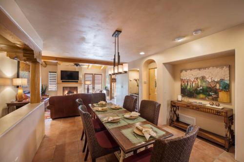 Santa Fe Downtown Corner Courtyard @ El Corazon de Santa Fe - Best Hotels in Santa Fe