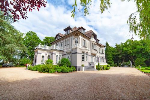 Le Château de Fresnoy en Gohelle - Best Hotels in Pas-de-Calais