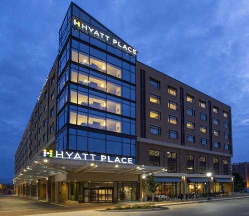 Hyatt Place Bloomington Indiana - Best Hotels with Free Breakfast in Bloomington, IN