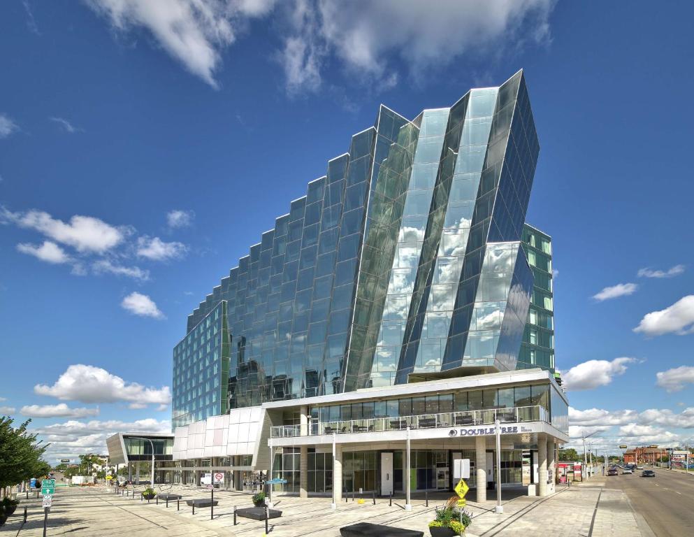 DoubleTree by Hilton Edmonton Downtown - Best Business Hotels in Edmonton