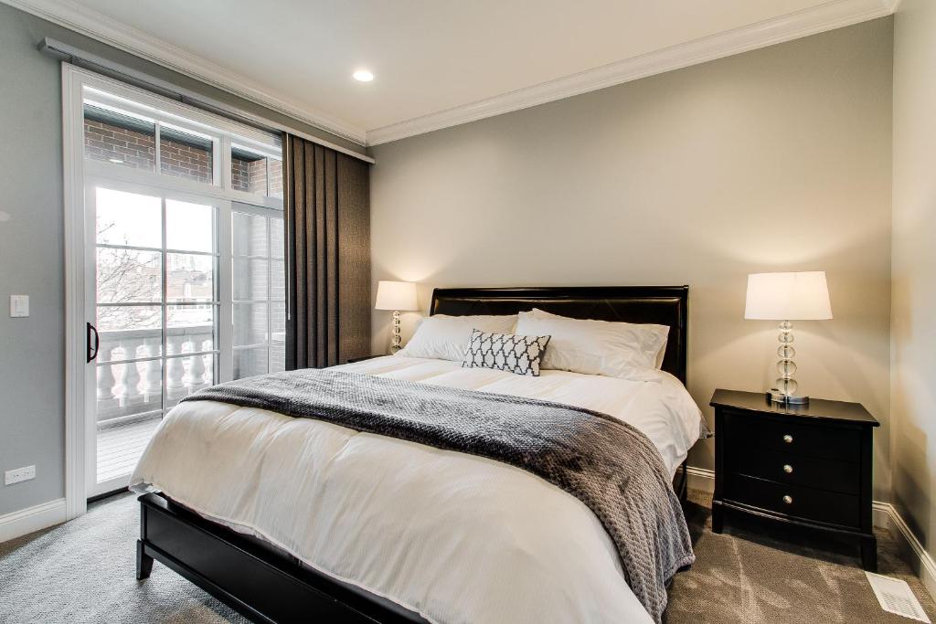 The Sono Chicago - Chicago Hotels with Parking