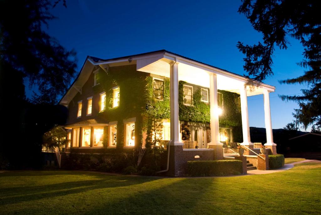 Warm Springs Inn & Winery - Best Hotels in Washington State