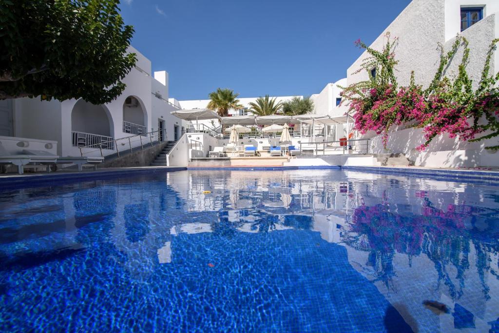 RK Beach Hotel - Best Boutique Hotels in Santorini