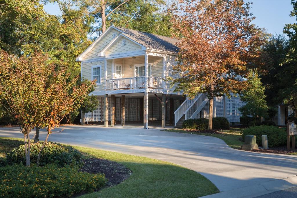 Club Wyndham at The Cottages - Best Pool Hotels in Myrtle Beach, SC