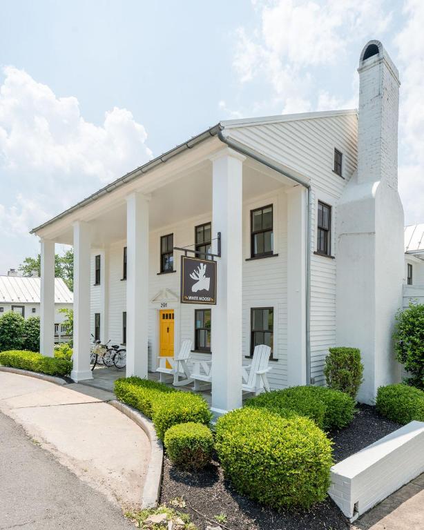 White Moose Inn - Best Hotels in Virginia