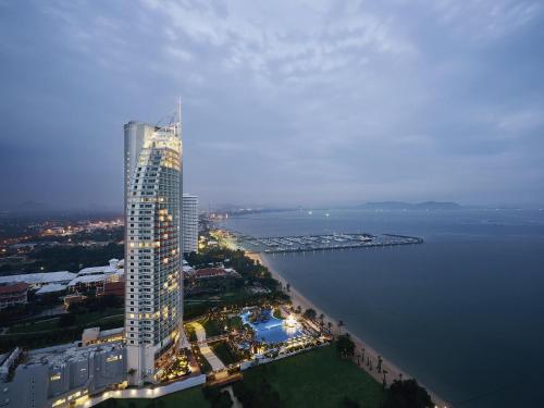 Mövenpick Siam Hotel Na Jomtien Pattaya - Best Family Hotels in Thailand