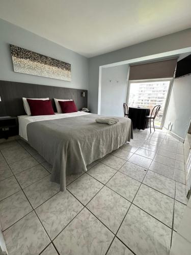 Red Hotel Centric Santiago - Best Hotels with Free Breakfast in Santiago