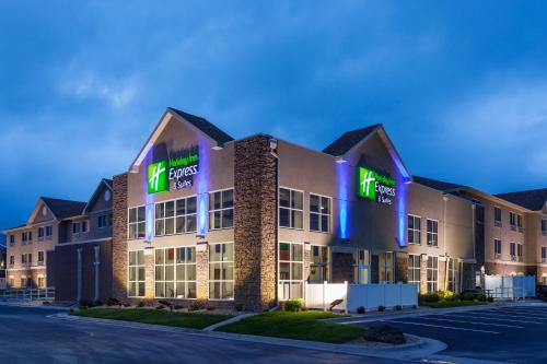 Holiday Inn Express & Suites Rapid City, an IHG Hotel