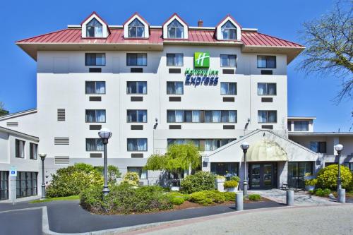 Holiday Inn Express Boston-Waltham by IHG - Best Parking Hotels in Boston, MA