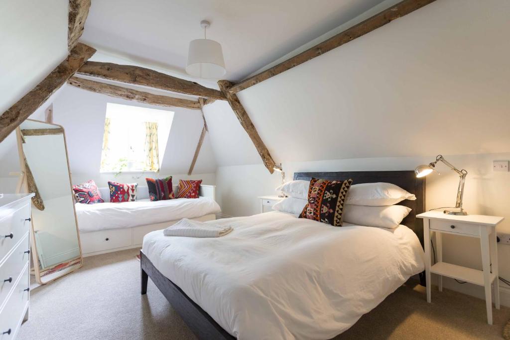 The Holford Arms - Best Hotels in Gloucestershire