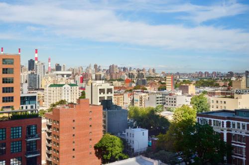 Courtyard by Marriott Long Island City/New York Manhattan View - Best Hotels in Long Island, NY