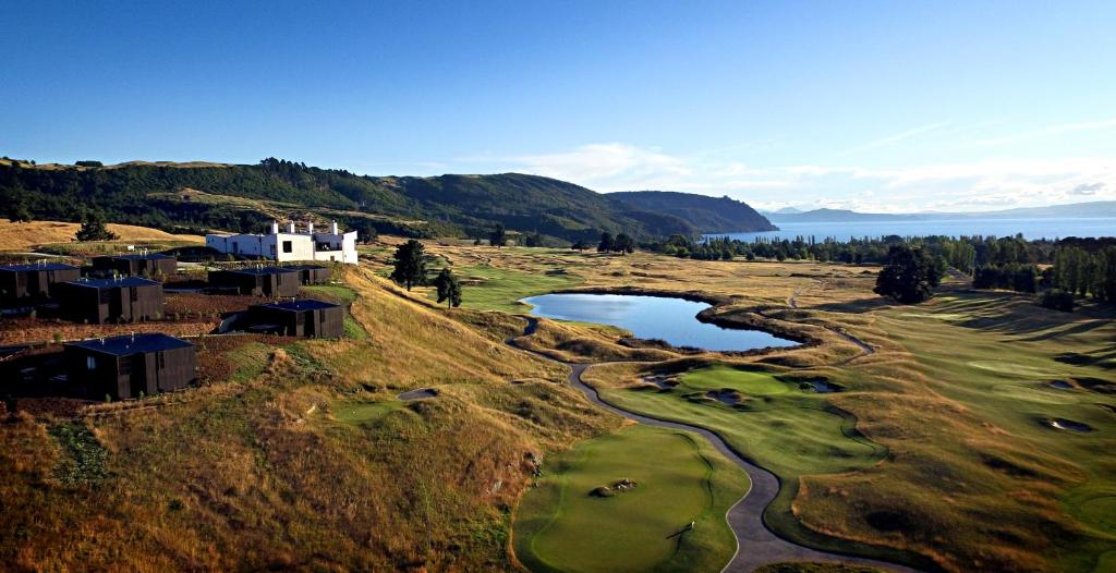 Kinloch Manor & Villas - Best Five Star Hotels on North Island, New Zealand