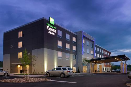 Holiday Inn Express & Suites by IHG Altoona, an IHG Hotel