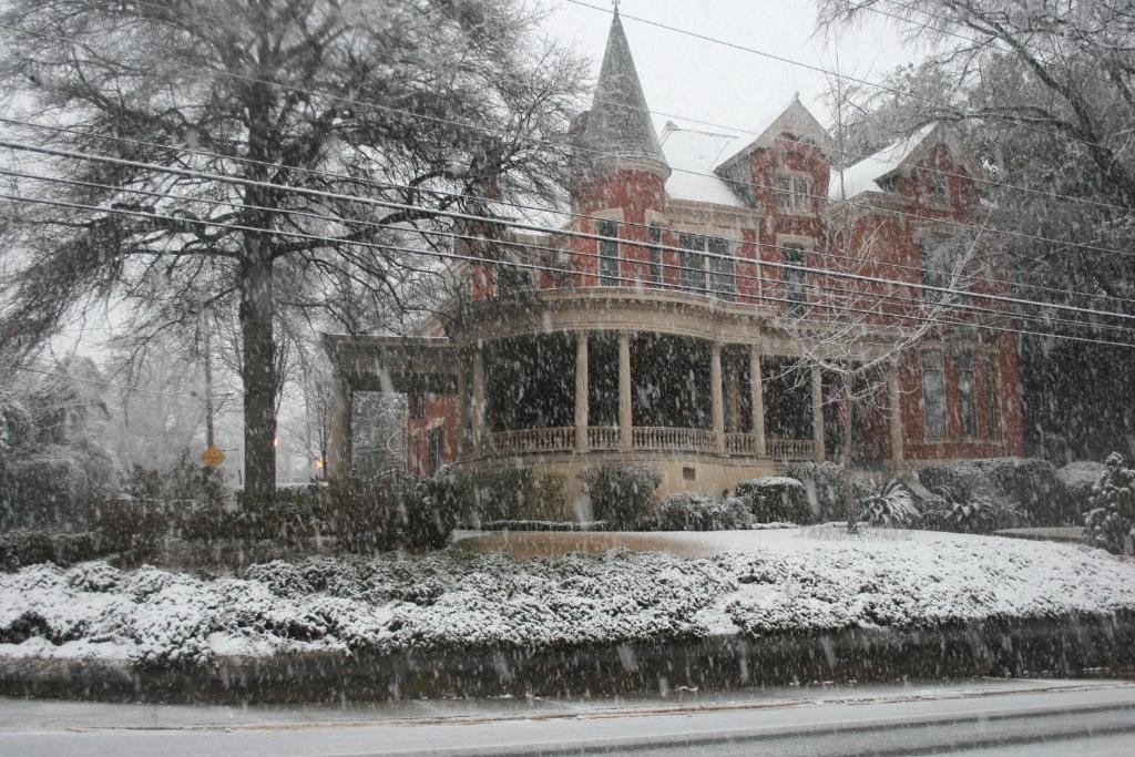 Burke Mansion - Best Hotels in Macon, GA
