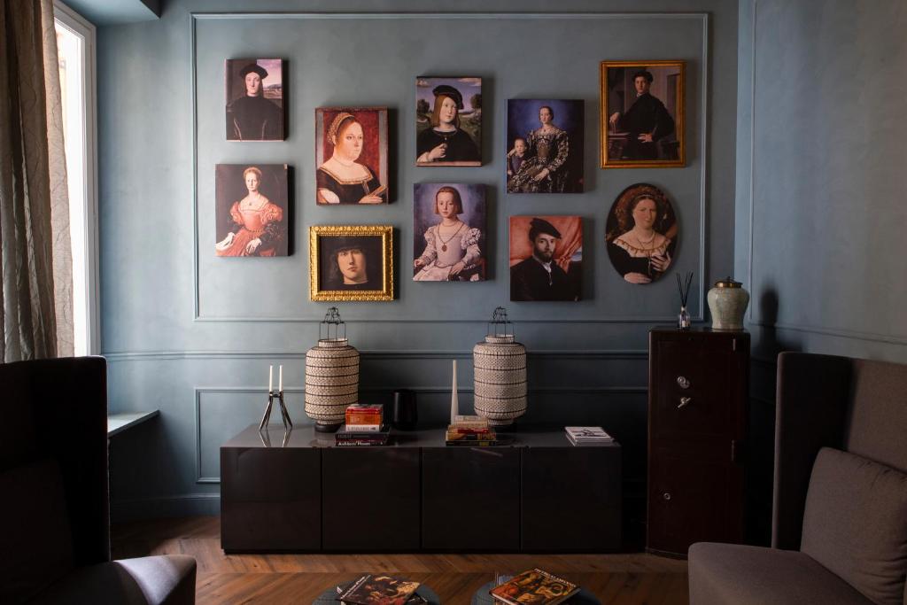Le Quattro Dame Luxury Suites - Best Hotels Near Pantheon, Rome