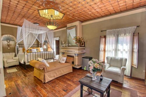 La Mexicana Hotel Boutique - Best Parking Hotels in San Miguel de Allende