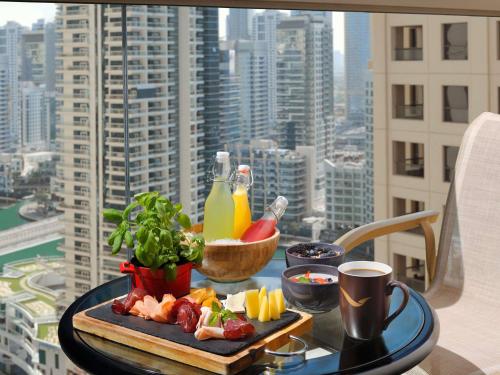 Mövenpick Hotel Jumeirah Beach - Hotels with Pools in Dubai