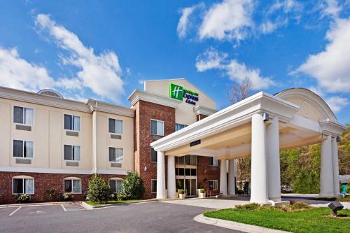 Holiday Inn Express Hotel & Suites Cherokee-Casino by IHG - Best Hotels in Cherokee, NC