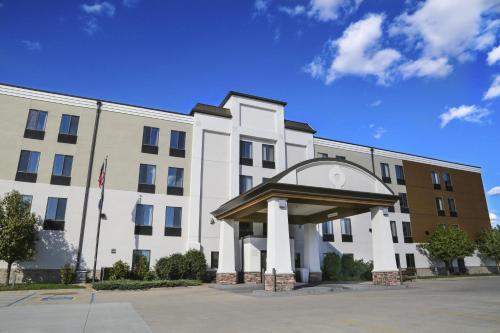 Holiday Inn Express Fargo - West Acres by IHG - Best Hotels in Fargo, ND