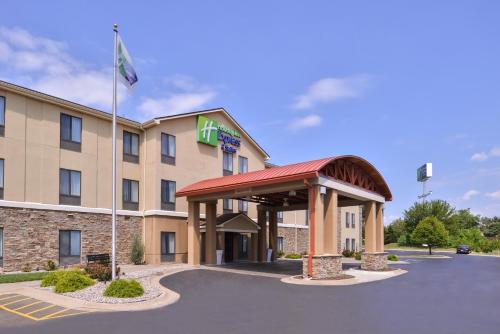 Holiday Inn Express & Suites Topeka West I-70 Wanamaker, an IHG Hotel