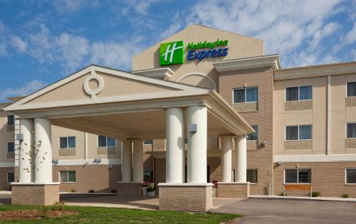 Holiday Inn Express Devils Lake by IHG - Best Hotels with Free Breakfast in North Dakota