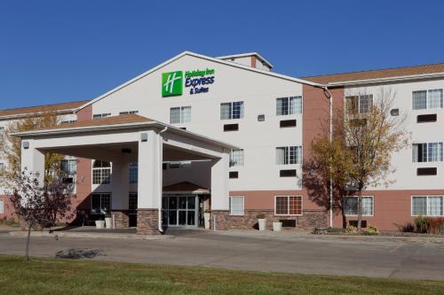 Holiday Inn Express Hotel & Suites Pierre-Fort Pierre by IHG - Best Hotels with Airport Shuttle Service in South Dakota