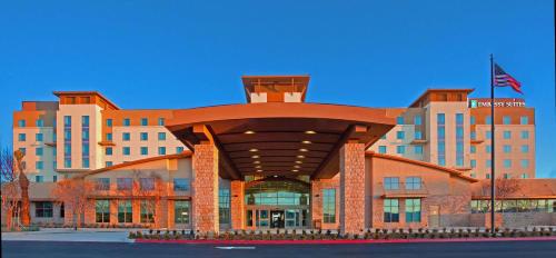 Embassy Suites Palmdale - Best Embassy Suites by Hilton Hotels in California