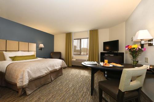 Candlewood Suites East Lansing by IHG - Best Parking Hotels in Lansing, MI